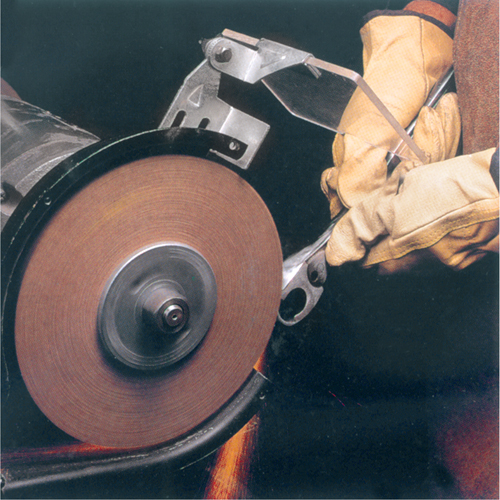 Meules d'abrasion & de polissage Scotch-brite, 6" dia. x 1" la, Arbre 1", Oxyde d'aluminium Oxymax Inc