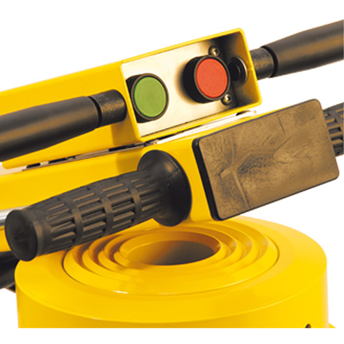 Mammut Jack, 110 Ton(s), Air Hydraulic Oxymax Inc