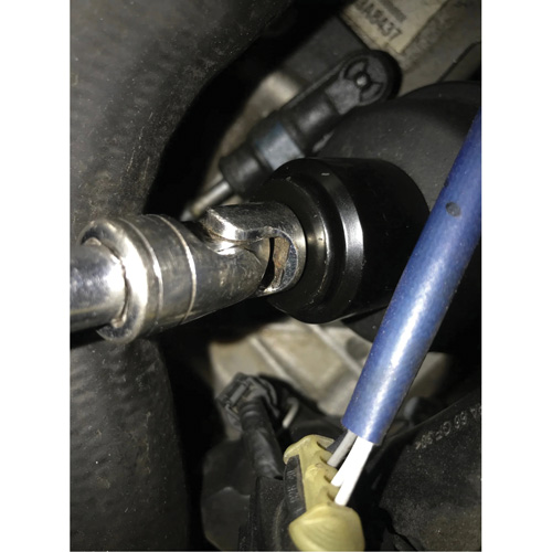 Douille pour filtre &agrave; carburant Cummins 6,7 L - 28 mm Oxymax Inc