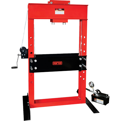 Presse pour atelier op&eacute;r&eacute;e par une pompe/hydraulique &agrave; air, Capacit&eacute; 50 tonnes Oxymax Inc