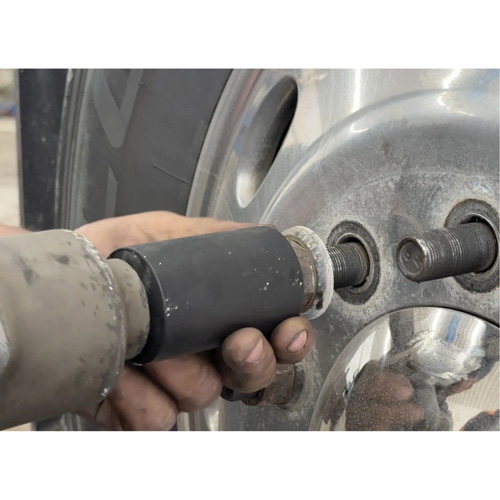 Jeu de douilles hexagonales et h&eacute;licoidales pour &eacute;crous de roue de camion Oxymax Inc