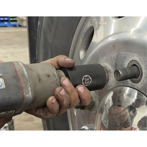 Jeu de douilles hexagonales et h&eacute;licoidales pour &eacute;crous de roue de camion Oxymax Inc