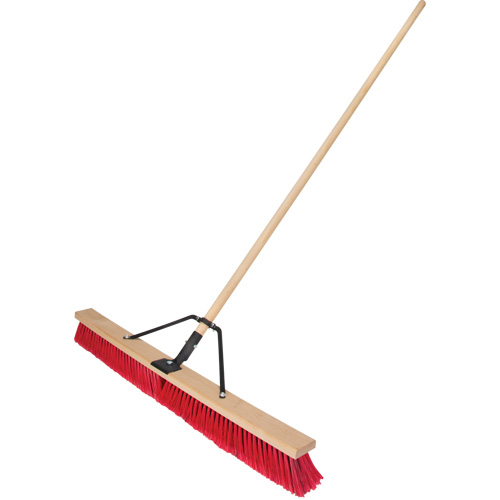 Balai-brosse &agrave; manche renforc&eacute;, 36", Moyen, Soies PVC Oxymax Inc