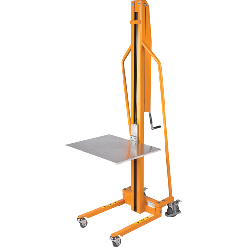 Empileur &agrave; plateforme, M&eacute;canisme Treuil manuel, Capacit&eacute; de 220 lb, Levage max de 58-1/2" Oxymax Inc