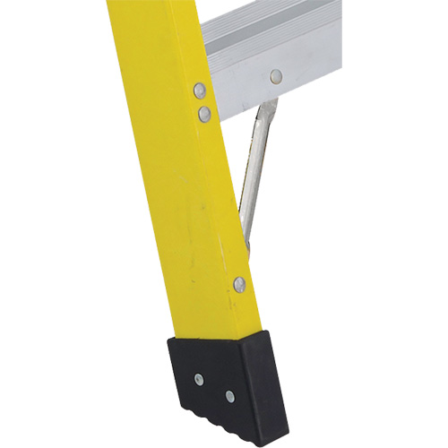 Industrial Heavy-Duty Stepladders (6400 Series), 4', Fibreglass, 300 lbs. Capacity, Type 1A Oxymax Inc