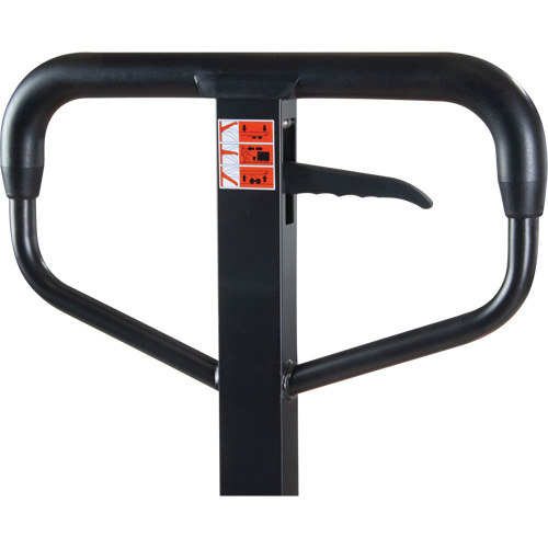 Transpalettes hydrauliques &agrave; fourche de 8', 96" lo x 27" la, capacit&eacute; 4400 lb Oxymax Inc