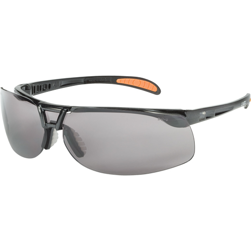 Lunettes de s&eacute;curit&eacute; Uvex Prot&eacute;g&eacute; Ultra-Dura, Lentille Grise/fum&eacute;e, Antibu&eacute;e/Anti-&eacute;gratignures, ANSI Z87+/R&eacute;pond ou surpasse la norme CSA Z94.3 Oxymax Inc