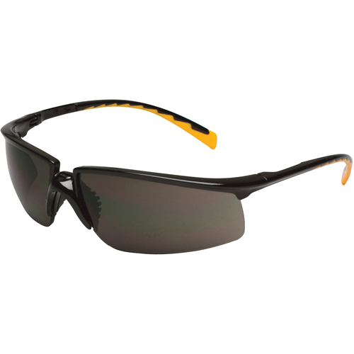 Lunettes de s&eacute;curit&eacute; Privo, Lentille Grise/fum&eacute;e, Antibu&eacute;e, R&eacute;pond ou surpasse la norme CSA Z94.3 Oxymax Inc