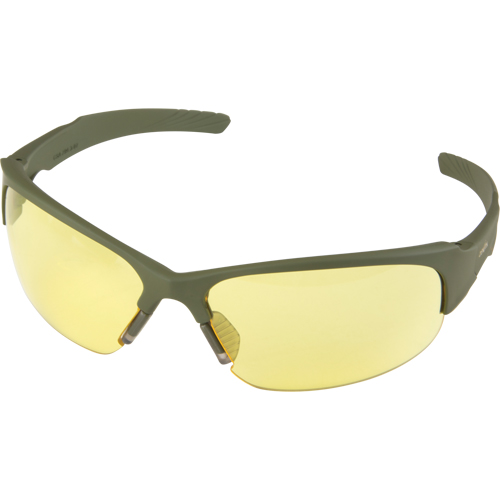 Lunettes de s&eacute;curit&eacute; s&eacute;rie Z2000, Lentille Ambr&eacute;e, Anti-&eacute;gratignures, R&eacute;pond ou surpasse la norme CSA Z94.3 Oxymax Inc