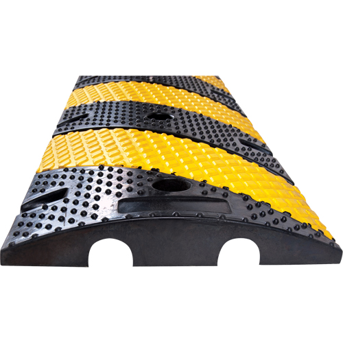 Bosse de d&eacute;c&eacute;l&eacute;ration, Caoutchouc, 4' lo x 11-3/4" la x 2" h Oxymax Inc