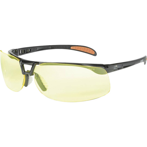 Lunettes de s&eacute;curit&eacute; Prot&eacute;g&eacute; avec lentilles HydroShield, Lentille Ambr&eacute;e, Antibu&eacute;e/Anti-&eacute;gratignures, ANSI Z87+ Oxymax Inc