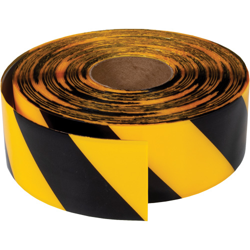 Ruban de marquage tr&egrave;s r&eacute;sistant pour plancher ArmorStripe, 3" x 100', PVC, Noir et jaune Oxymax Inc