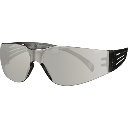 Lunettes de protection de s&eacute;rie 100 SecureFit, Lentille Gris/Int&eacute;rieur/ext&eacute;rieur, Antibu&eacute;e/Anti-&eacute;gratignures, ANSI Z87+/R&eacute;pond ou surpasse la norme CSA Z94.3 Oxymax Inc