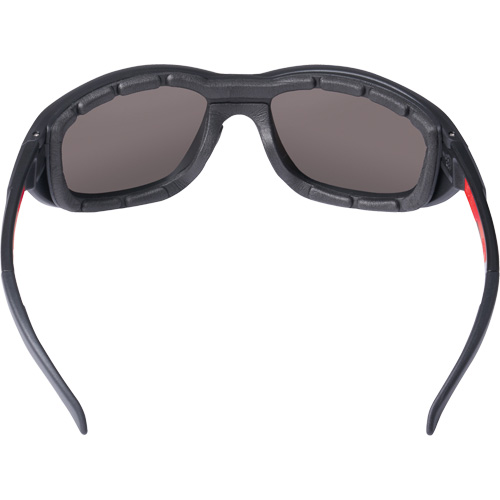 Lunettes de s&eacute;curit&eacute; performantes avec joint, Lentille Noir, Polaris&eacute;, R&eacute;pond ou surpasse la norme CSA Z94.3 Oxymax Inc