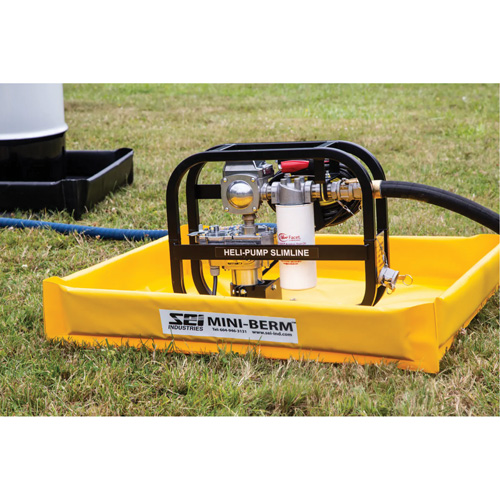 Berme de confinement compacte Mini-Berm en PVC jaune, Capacit&eacute; 10 gal. US, 2' la x 2' lo x 4" h Oxymax Inc