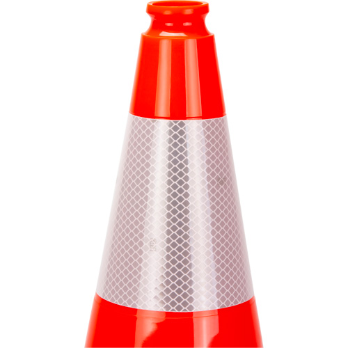 C&ocirc;ne de signalisation de premi&egrave;re qualit&eacute;, 18", Orange, Bande(s) r&eacute;fl&eacute;chissante(s) 6" Oxymax Inc