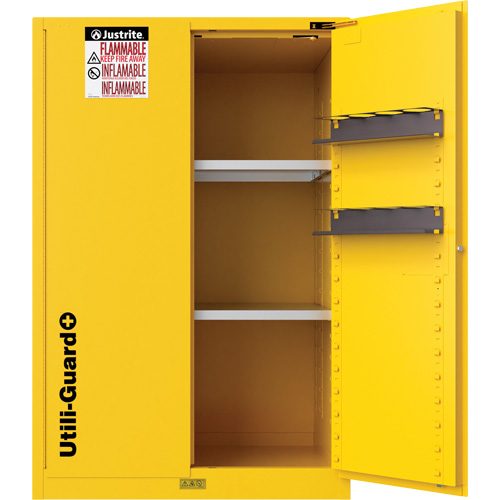Armoire de s&eacute;curit&eacute; pour produits inflammables Utili-Guard+, 45 gal., 2 Porte(s), 43" La x 65" h x 22" p Oxymax Inc