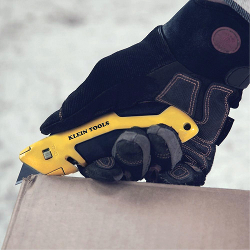 Self-Retracting Utility Knife, Steel, Cushion Handle Oxymax Inc