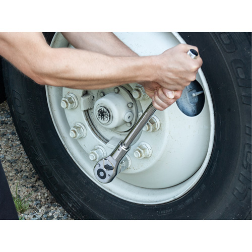 Cl&eacute; &agrave; cliquet &agrave; t&ecirc;te en larme &agrave; d&eacute;clenchement rapide &agrave; 24 dents, Prise de 3/4", Poign&eacute;e Ordinaire Oxymax Inc