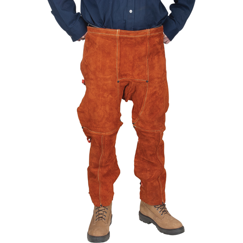 Tablier fendu aux jambes et jambi&egrave;res en cuir, 40" lo, Lava Brown Oxymax Inc