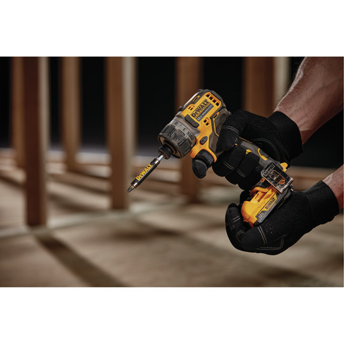 Trousse de tournevis &agrave; moteur sans balai Xtreme, 1/4", 12 V, 200 UWO couple max., Lithium-ion bloc-pile Oxymax Inc