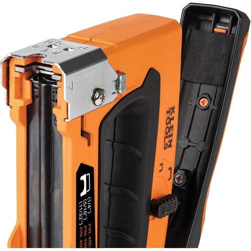 Loose Cable Stapler, 5/16"/1/4"/11/32" Staples Oxymax Inc
