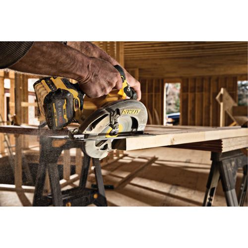 Scie circulaire sans balai Flexvolt Max avec frein &eacute;lectrique (outil seulement), 7-1/4", 60 V Oxymax Inc