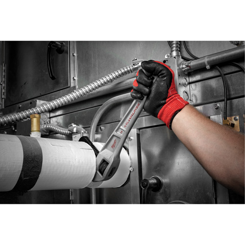 Aluminum Offset Pipe Wrench, 2" Jaw Capacity, 14" Long, Powder Coated Finish, Ergonomic Handle Oxymax Inc