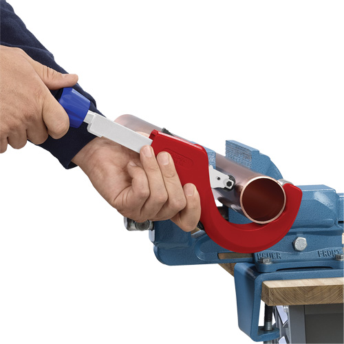 Coupe-tubes KNIPEX TubiX&reg; XL 10-1/4", Capacit&eacute; de 5/64"- 3" Oxymax Inc
