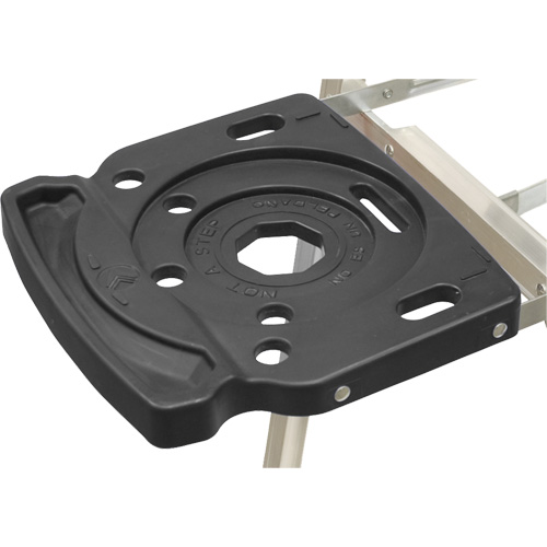 3400 Series Industrial Extra Heavy-Duty Step Ladder, 4', Aluminum, 300 lbs. Capacity, Type 1A Oxymax Inc