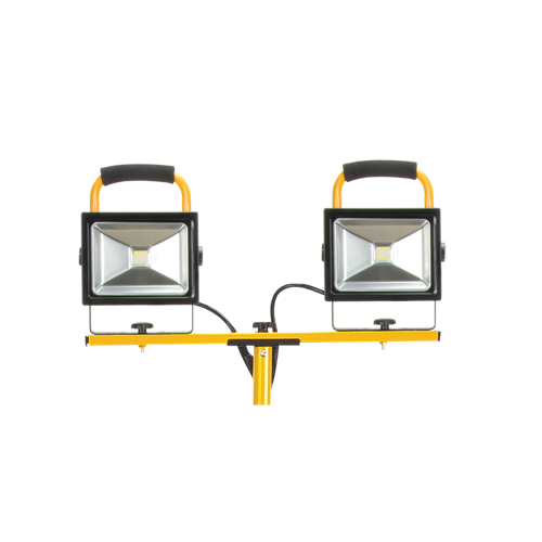 Projecteur double, DEL, 40 W, 4800 lumens, Boîtier en Aluminium Oxymax Inc