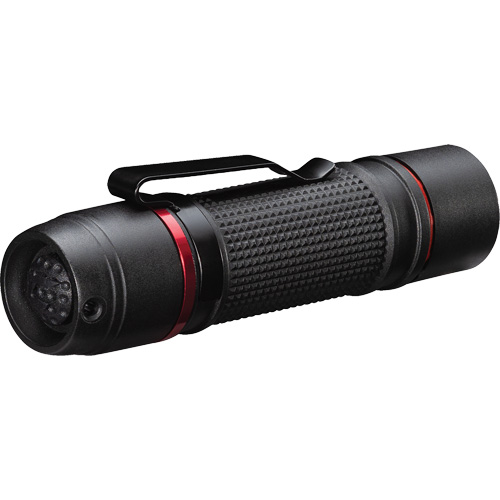 Lampe de poche &agrave; deux modes d'optique PX9, DEL, 750 lumens, Piles AAA Oxymax Inc
