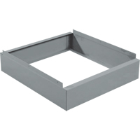 Base en retrait pour casiers &eacute;conomiques Clean Line, 1 Blocs, 4" lo x 12" la x 18" p, Gris, Acier Oxymax Inc