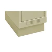 Base en retrait pour casiers &eacute;conomiques Clean Line, 1 Blocs, 4" lo x 12" la x 18" p, Beige, Acier Oxymax Inc