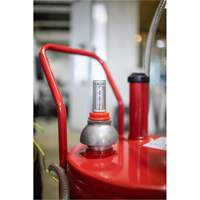 Chariot &agrave; carburant en acier de 25 gallons avec pompe rotative bidirectionnelle et filtre Oxymax Inc