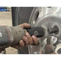 Jeu de douilles hexagonales et h&eacute;licoidales pour &eacute;crous de roue de camion Oxymax Inc