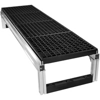 Trousse de plateforme de travail modulaire en aluminium &agrave; drainage ouvert FOUNDATION, 18" la x 72" pr, Capacit&eacute; de 400 lb, Enti&egrave;rement soud&eacute; Oxymax Inc