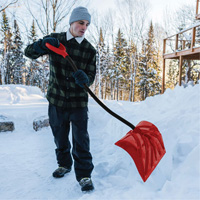 Pelle &agrave; neige Yukon, Lame Polypropyl&egrave;ne, Largueur 18", Manche Prise en D ergonomique Oxymax Inc