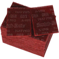 Tampons manuels Scotch-Brite 7447, Oxyde d'aluminium, 9" x 6", Grain Tr&egrave;s fin Oxymax Inc