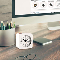 Mini-horloge et alarme sans tic-toc, Analogique, À piles, 2,3" dia., Blanc OQ835 | Oxymax Inc