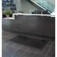 Low-Profile Matting, Rubber, Scraper Type, Solid Pattern, 3' x 5', Black Oxymax Inc