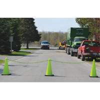 Ensemble de c&ocirc;nes de signalisation et chaînes, 28", Orange, Bande(s) r&eacute;fl&eacute;chissante(s) 4" & 6" Oxymax Inc