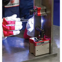 &eacute;querres magn&eacute;tiques Mag90 avec interrupteur, 3" lo x 2-1/2" la x 4-5/8" h, 450 lb Oxymax Inc