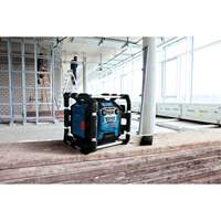 Jobsite Radio with Bluetooth&reg; 5.0 & Power Station, Lithium-Ion, 18 V Oxymax Inc