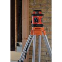 Syst&egrave;me laser rotatif horizontal rouge &agrave; nivellement automatique, 800' (243,84 m), 635 N.m Oxymax Inc